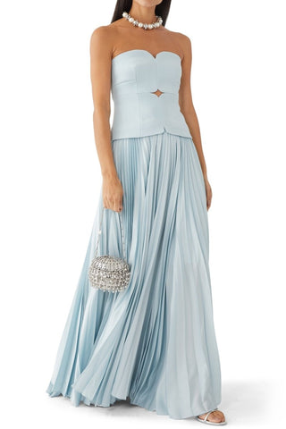 Vestido midi plisado con hombros descubiertos y escote corazón 