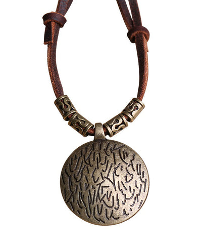 Collar vintage con colgante de cuerda de cuero de aleación marrón 