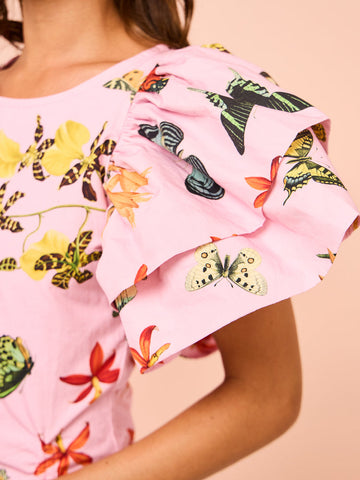 Vestido largo con abertura y cordón, mangas abullonadas y estampado de mariposas 