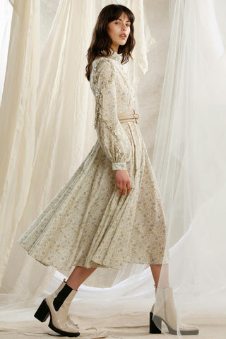 Vestido midi de manga larga con volantes florales 