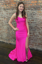 Vestido de fiesta largo rosa intenso con tirantes finos de sirena y limo