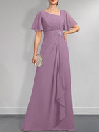 A-Linien-Kleid aus Chiffon in Bodenlänge mit asymmetrischem Schnitt, plissiert und mit Pailletten und Perlenstickerei
