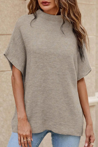 apricotfarbener Pullover mit hohem Kragen und Fledermausärmeln 
