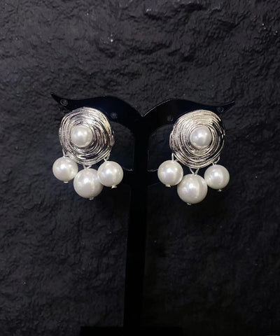 Modern Silk Copper Alloy Pearl Tassel Stud Earrings