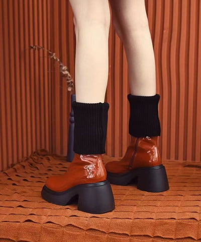 Nuevas botas de tacón grueso con empalme de piel sintética en color naranja 