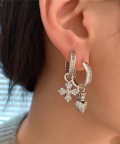 Pendientes colgantes asimétricos con cruz de amor en plata de ley blanca de Vogue 