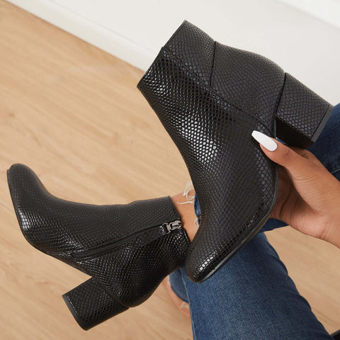 Stiefeletten mit klobigem Blockabsatz und mittelhohem Absatz 