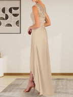 Champagnerfarbenes A-Linien-Chiffonkleid mit Rundhalsausschnitt und Spitze