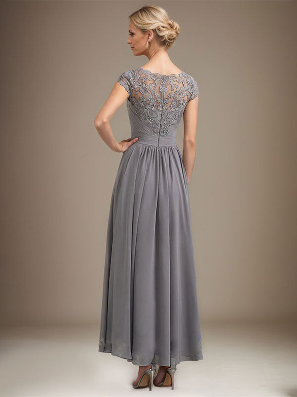 A-Linien-Kleid aus Chiffon mit asymmetrischem, plissiertem Spitzeneinsatz und Illusion-Ausschnitt für die Mutter der Braut 