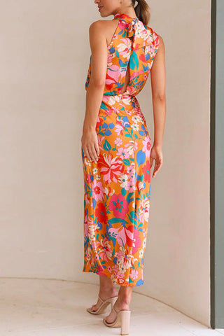 Vestido maxi floral con cintura sin mangas y cuello halter con lazo en la espalda de Meridress