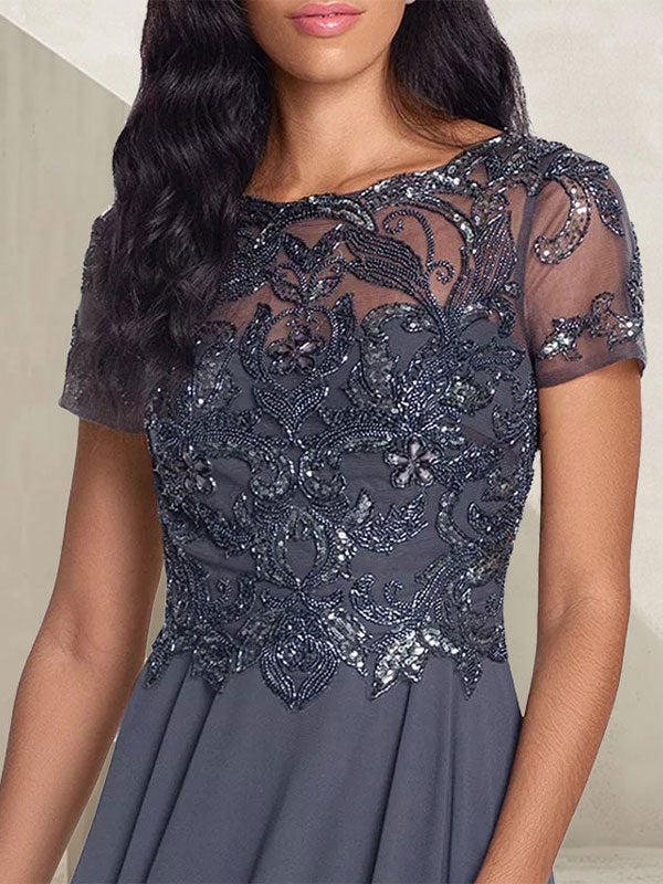 Anthrazitgraues, A-Linien-Kleid mit Rundhalsausschnitt und Perlenstickerei für die Mutter der Braut