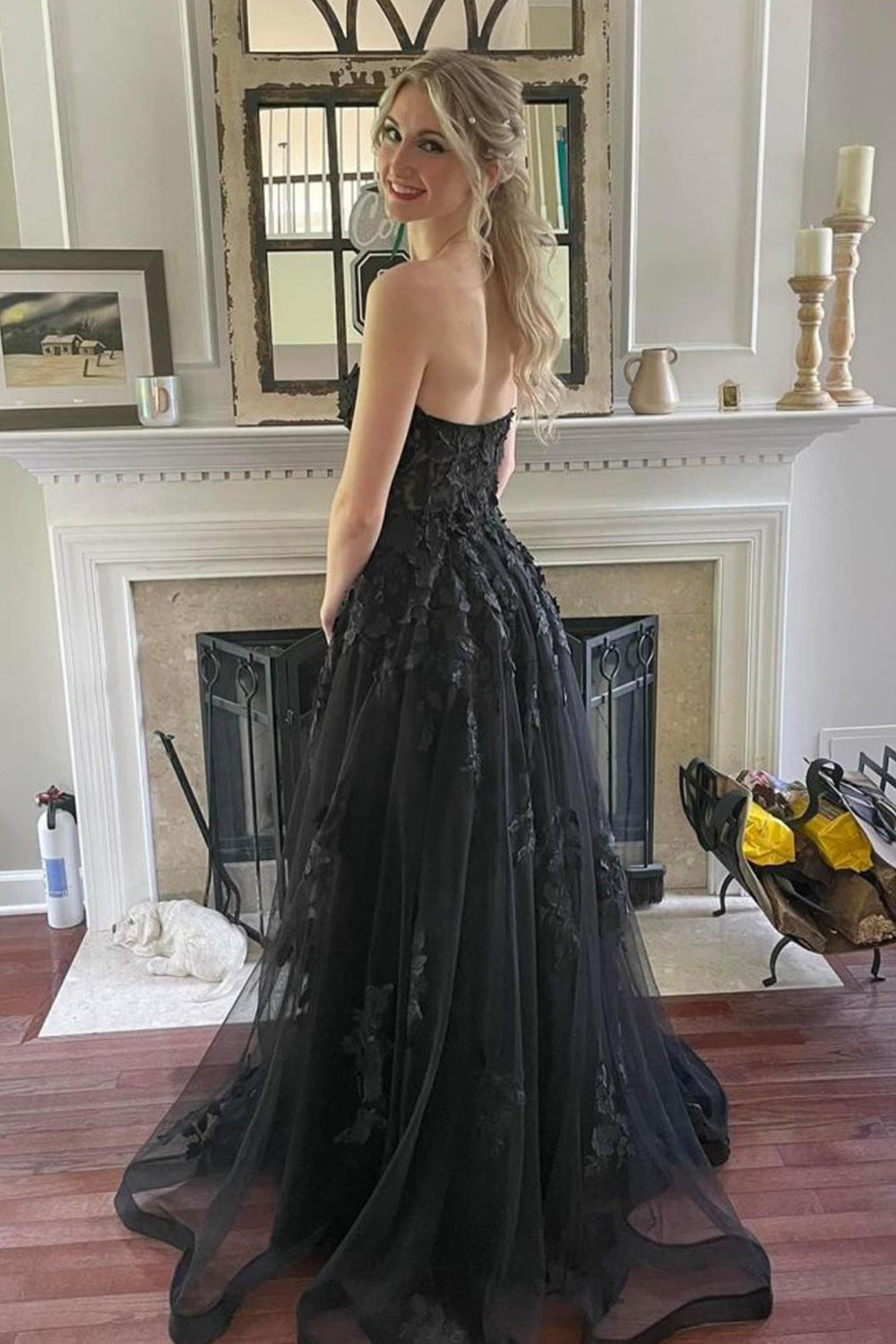 Langes, rotes A-Linien-Abendkleid mit herzförmigem Ausschnitt und Applikationen