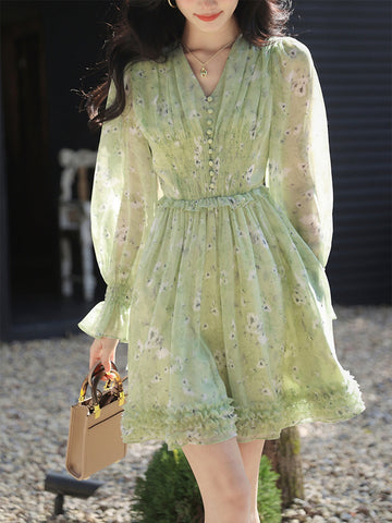 Camila – Kurzes Kleid mit Blumenmuster und ausgestellten Ärmeln 