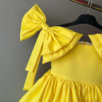 Precioso vestido de bautismo para niña con lazo y vestido de princesa para primera comunión. 