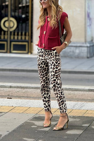 Single Breasted Pocket Cropped Chunky Knit Cardigan Sweater