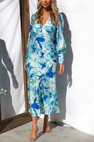 Schickes Midikleid aus Satin mit Blumenmuster und Gummizug auf der Rückseite 