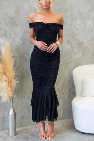 Vestido largo fruncido elástico con hombros descubiertos y malla superpuesta Beauty Untamed 