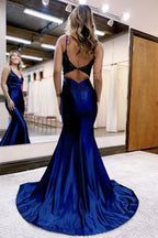 Meerjungfrauen-Abendkleid aus Satin mit tiefem V-Ausschnitt und Applikationen