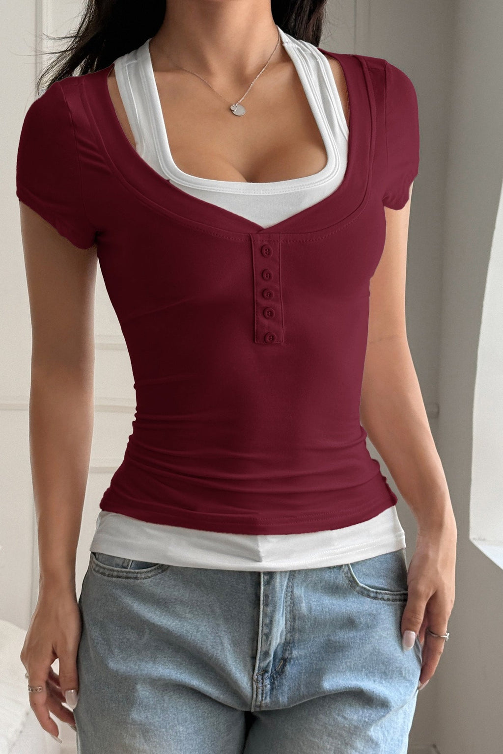 Color Block Fake Two Piece Cami Sleeve T‑shirt