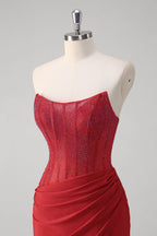 Vestido de fiesta largo de satén con corsé y cuentas, sin tirantes y corte sirena