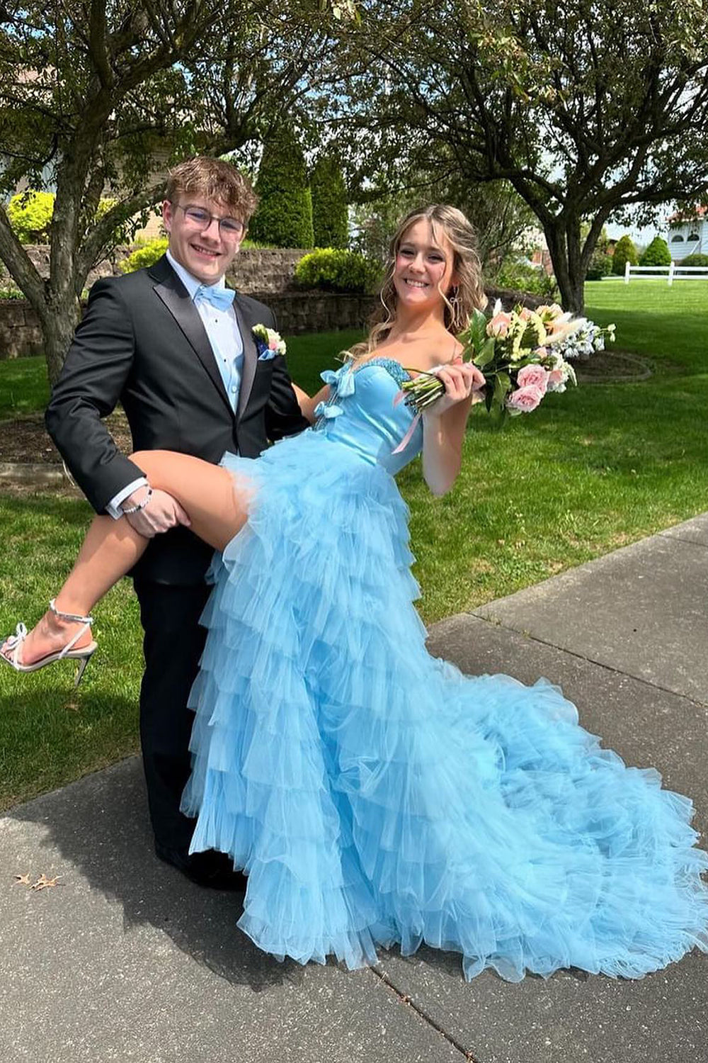 Light Sweetheart A-Line Tulle Tiered Long Prom Dress with Bows