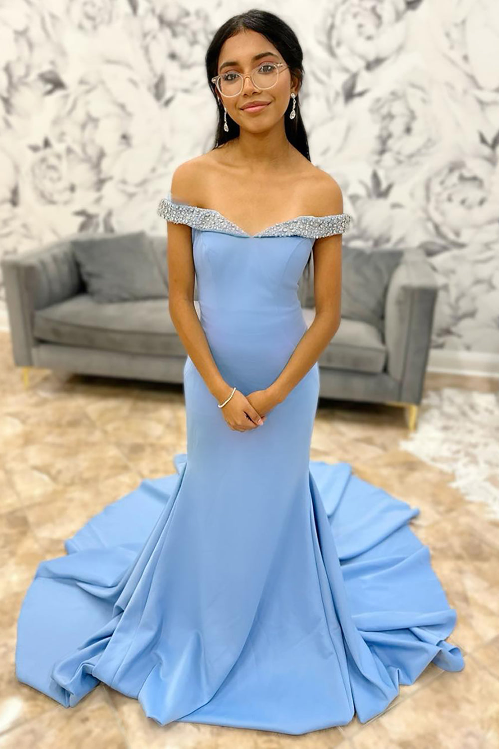 Schulterfreies, langes Meerjungfrauen-Abendkleid mit Perlenstickerei