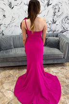 Meerjungfrauen-Abendkleid mit einem Träger und Schleife