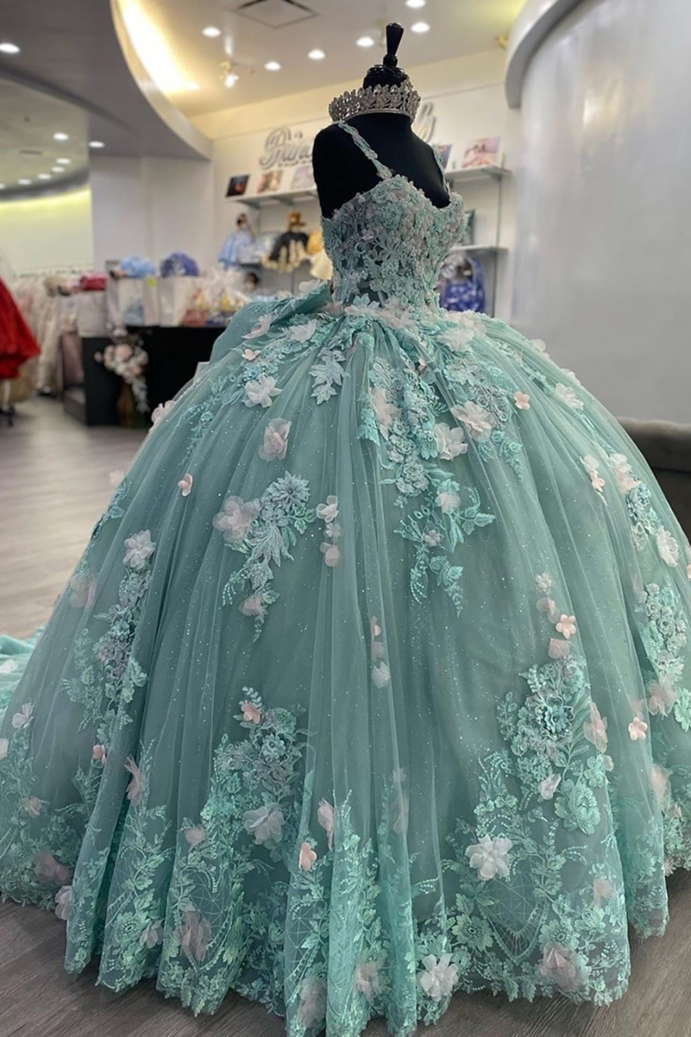 Ballkleid aus Tüll mit herzförmigem Ausschnitt und Applikationen für Quinceañeras