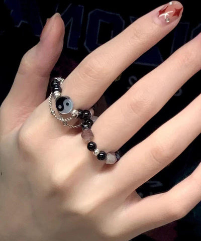 Schickes zweiteiliges Set mit Ringen in Farbblock-Optik und Edelsteinperlen 