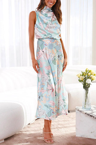 Vestido largo de satén con estampado floral y cuello anudado irregular de Meridress