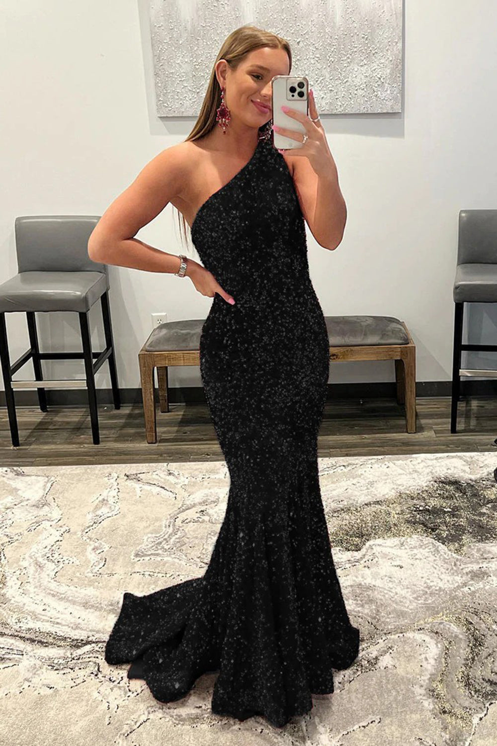 Vestido de fiesta de sirena con un solo hombro y lentejuelas negras