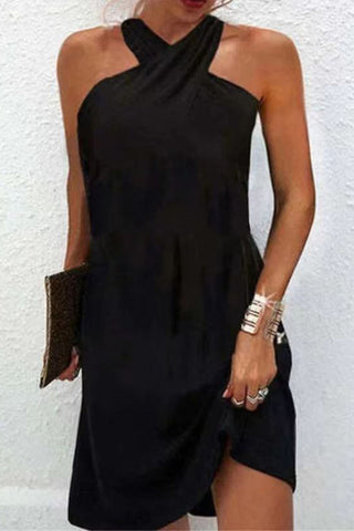Minivestido sin mangas con cuello halter alto y retorcido 