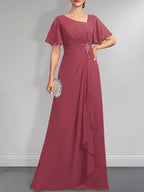 A-Linien-Kleid aus Chiffon in Bodenlänge mit asymmetrischem Schnitt, plissiert und mit Pailletten und Perlenstickerei