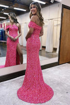 Vestido de fiesta largo de sirena sin tirantes con lentejuelas rosa intenso y abertura frontal