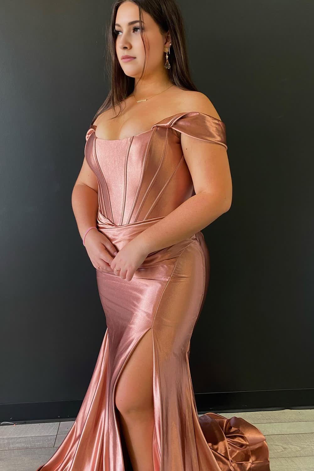 Korsettärmelloses langes Ballkleid mit Schlitz