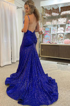 Meerjungfrauen-Abendkleid mit Spaghettiträgern, königsblauen Pailletten und Schlitz vorne