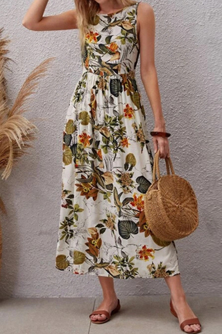 Elegantes vestidos de vacaciones con cuello redondo, línea A y patchwork floral 