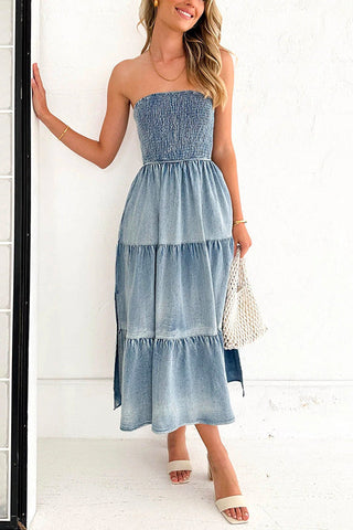 Vestido vaquero Meridress de tubo sin tirantes, con aberturas laterales y volantes en capas
