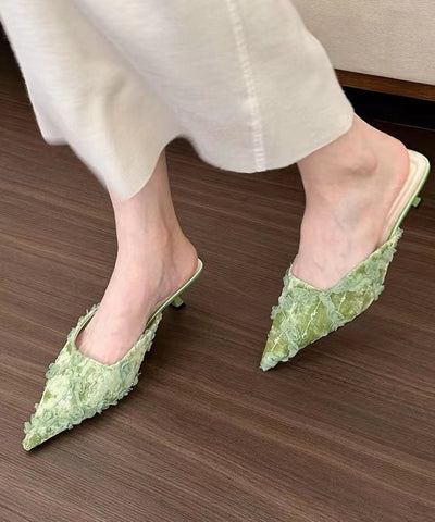 Sandalias de moda con diseño floral y puntera puntiaguda en color verde gatito 