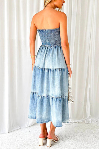 Vestido vaquero Meridress de tubo sin tirantes, con aberturas laterales y volantes en capas