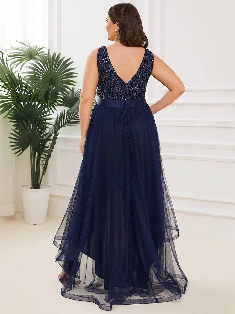 Vestido de noche o de gala de tul y lentejuelas de corte alto y bajo 