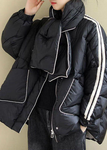 Lockerer schwarzer Winter-Daunenmantel mit Reißverschlusstaschen 