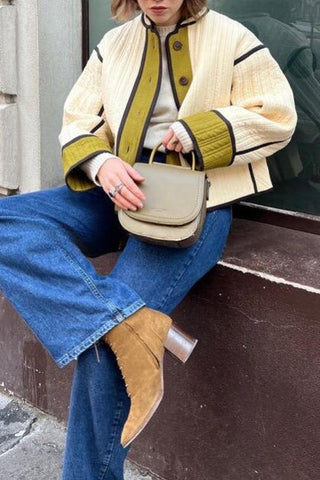 Langärmliger Baumwollmantel mit kontrastierenden Taschen und Knöpfen 