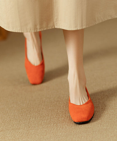 Mocasines planos sencillos y cómodos de ante naranja 