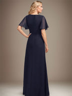 A-Linien-Kleid aus Chiffon in Bodenlänge mit asymmetrischem Schnitt, plissiert und mit Pailletten und Perlenstickerei