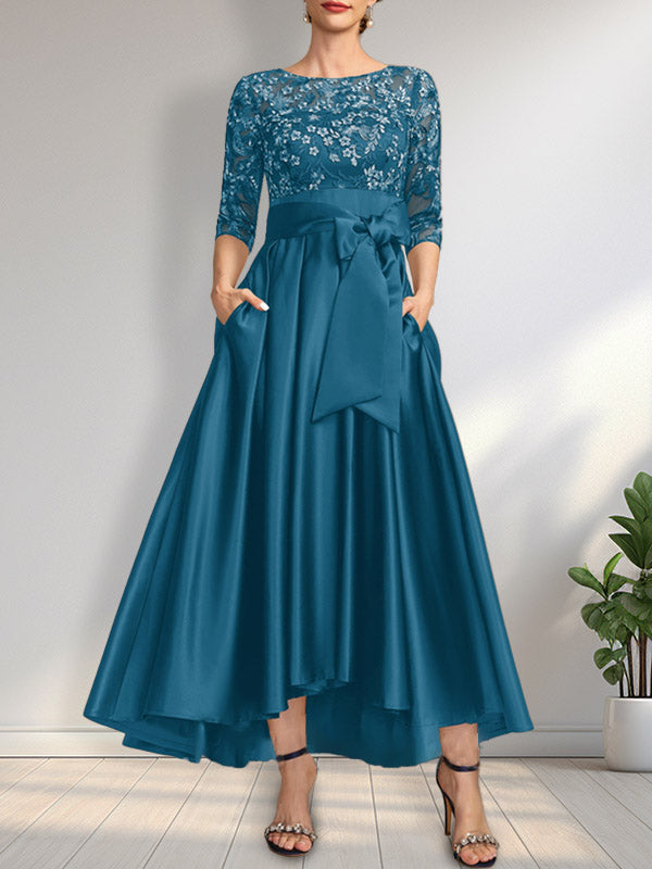 A-Linien-Kleid mit asymmetrischem Ausschnitt, Illusion-Effekt, Satinspitze und Schleife für die Mutter der Braut