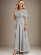 A-Linien-Kleid mit asymmetrischem Chiffon-Spitzenausschnitt und Perlenstickerei für die Mutter der Braut. 