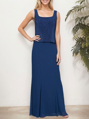 Vestido de dos piezas con efecto metalizado y chaqueta