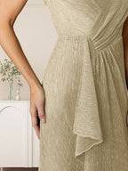 A-Linien-Kleid mit V-Ausschnitt, Raffungen und metallisch schimmerndem Netzstoff