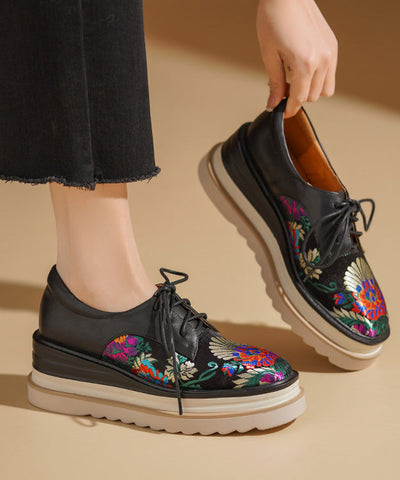 Gelbe Keilschuhe mit Prägung im chinesischen Stil zum Schnüren 